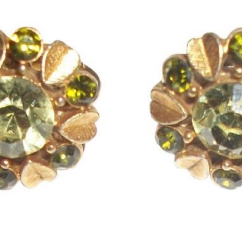 Vintage Avon Clip On Earrings - Picture 2 of 4